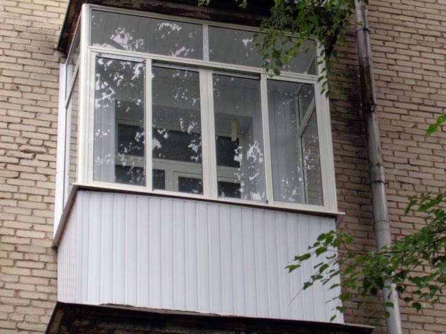 Холодное остекление балкона в хрущевке Протвино